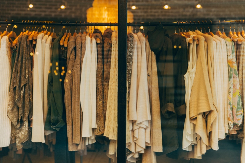 vente-GASSIN-min_clothe_fashion_store_shop_window_store_front-21277
